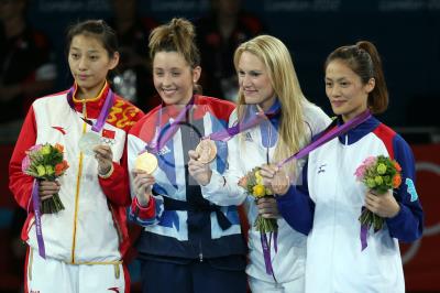 2012年第三十屆倫敦奧運會，曾櫟騁獲跆拳道女子57公斤級銅牌。
                                                                                資料來源：中央通訊社影像空間，〈曾櫟騁奧運銅牌生涯圓滿〉