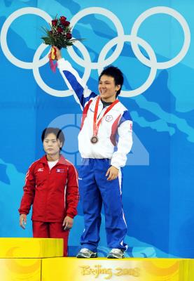 2008年第二十九屆北京奧運會，盧映錡獲舉重女子63公斤級銅牌，後遞補銀牌。
                                                                                資料來源：中央通訊社影像空間，〈北京奧運女子舉重盧映錡得銅〉