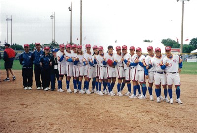 賴聖蓉2004年與中華女子壘球代表隊合影（二）