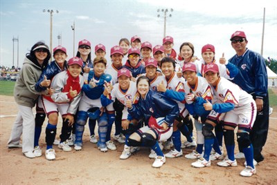 賴聖蓉2004年與中華女子壘球代表隊合影（五）