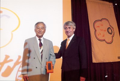 「第53屆現代五項世錦賽」與國際總會會長合影
